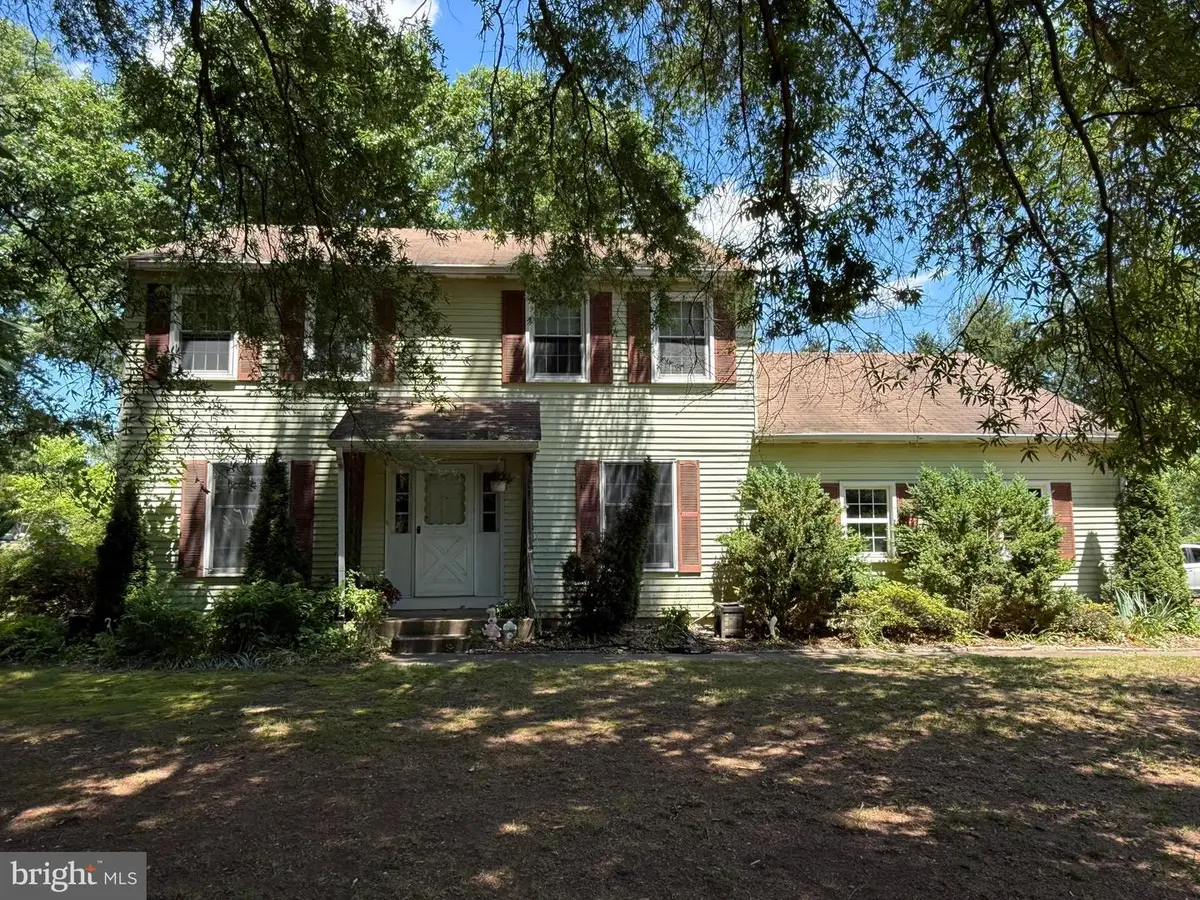518 Adams Ln, Southampton, NJ 08088 - #1