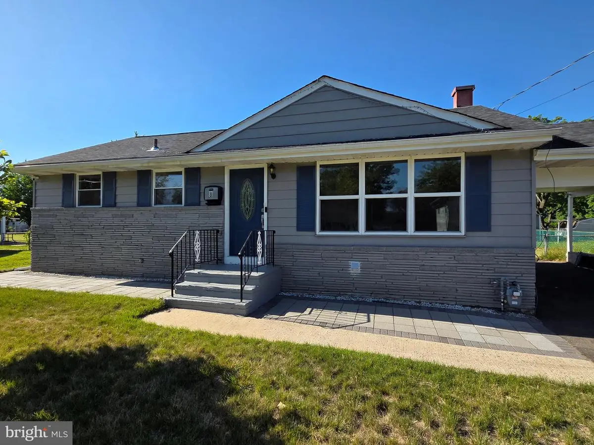 8 Laclede Dr, Burlington, NJ 08016 - #1