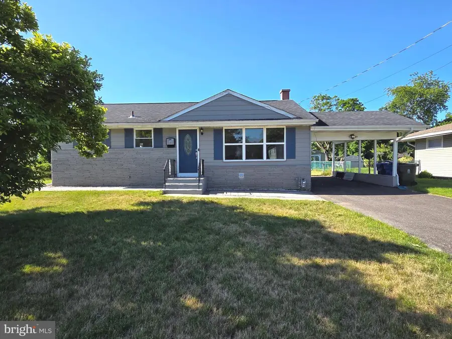 8 Laclede Dr, Burlington, NJ 08016 - #2