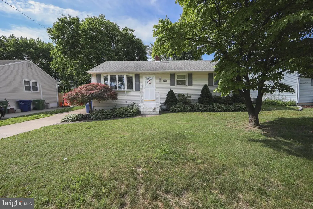 108 W Henry St, Palmyra, NJ 08065 - #1