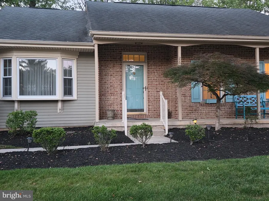 28 Hopemont Dr, Mount Laurel, NJ 08054 - #3