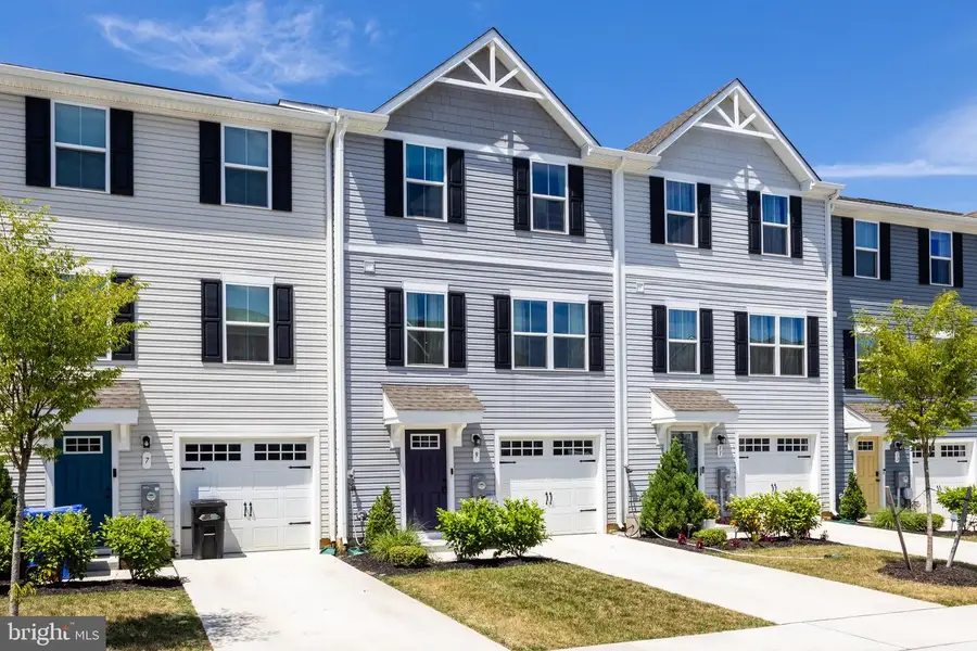 9-f Floyd Ave, Beverly, NJ 08010 - #3