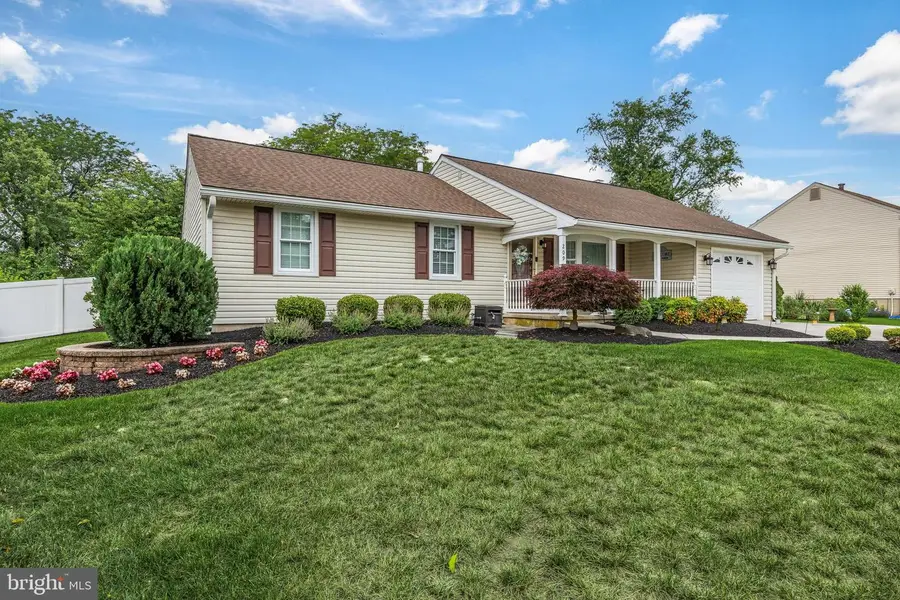 209 Yardley Rd, Delran, NJ 08075 - #3