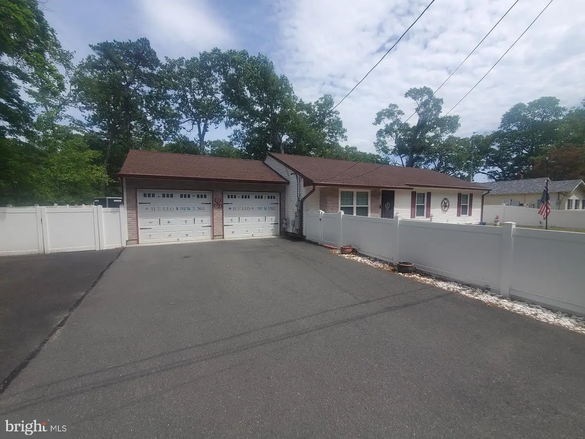 28 Geranium St, Browns Mills, NJ 08015 - #1