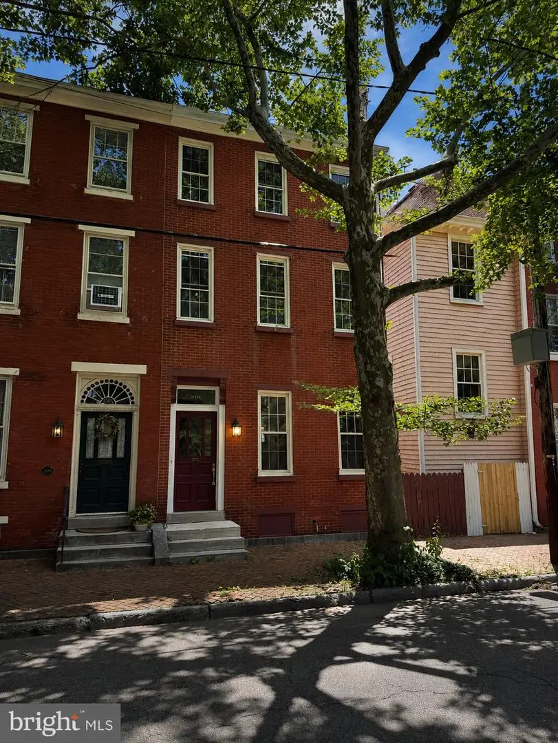 206 E Union St, Burlington, NJ 08016 - #1