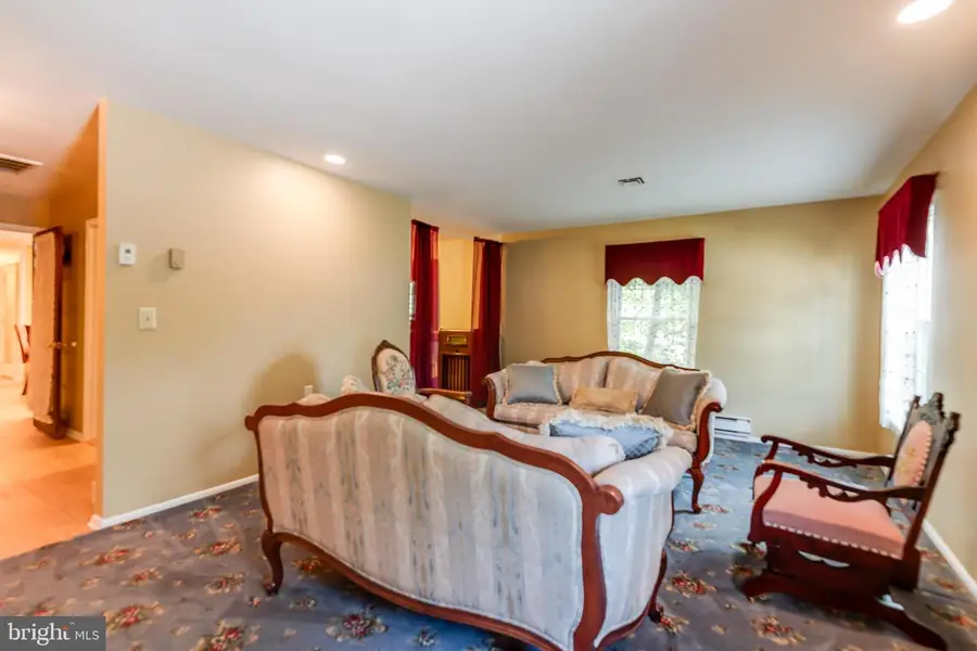162 Huntington Dr, Southampton, NJ 08088 - #3