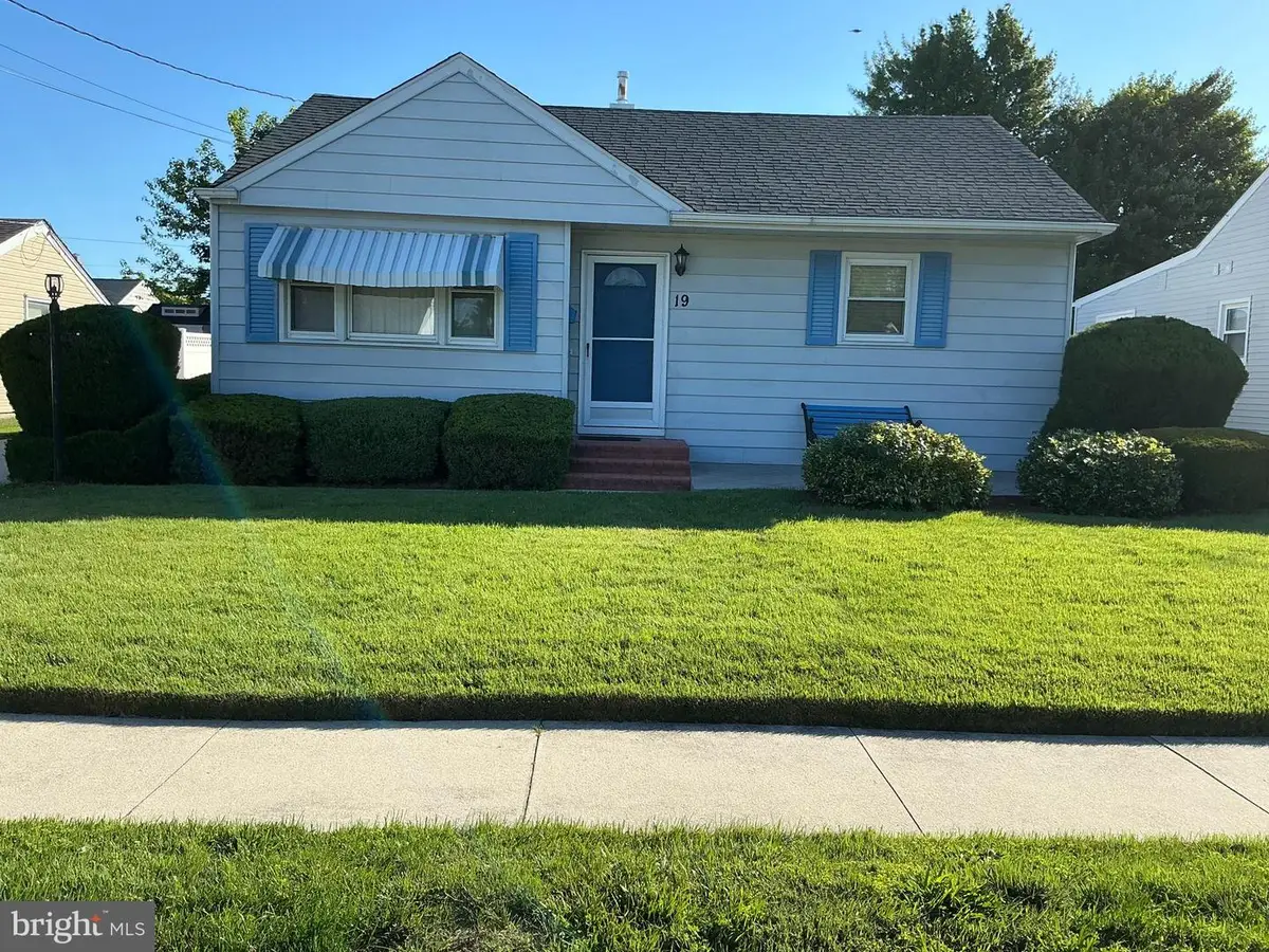 19 Paul Rd, Maple Shade, NJ 08052 - #1