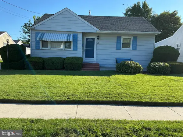 19 Paul Rd, MAPLE SHADE, NJ 08052