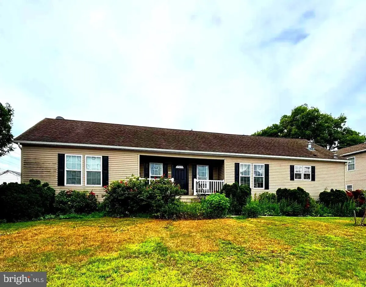 561 Inman Ave, Cinnaminson, NJ 08077 - #1