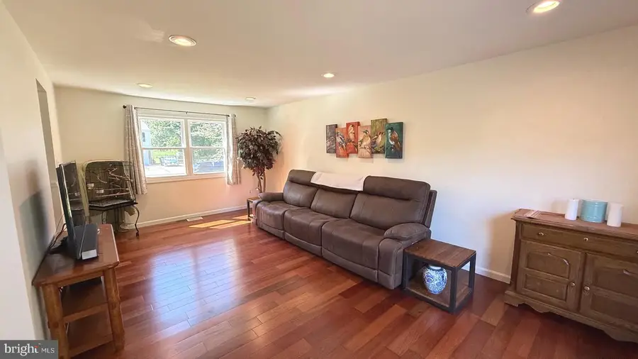 71 Coachman Dr, Bordentown, NJ 08505 - #3