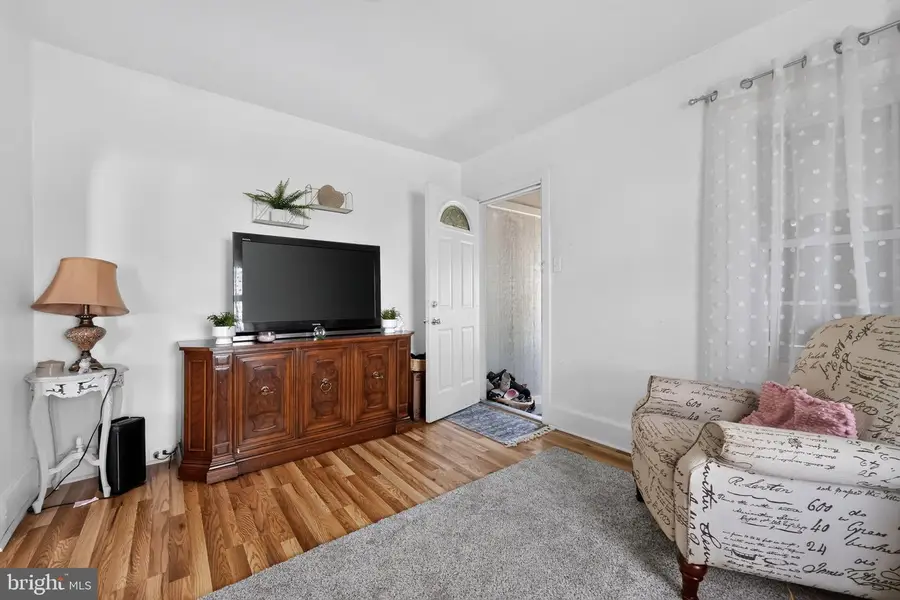 511 Delaware Ave, Palmyra, NJ 08065 - #2