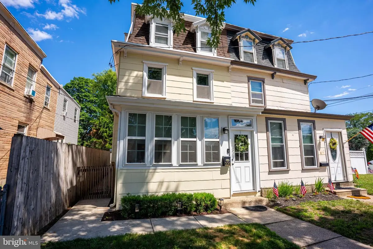 220 Broad St, Florence, NJ 08518 - #1