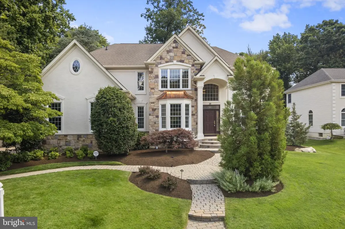 35 Stanwyck Rd, Mount Laurel, NJ 08054 - #1