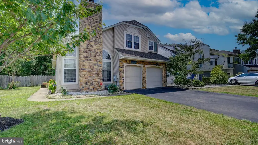 24 Foxchase Dr, Burlington, NJ 08016 - #3