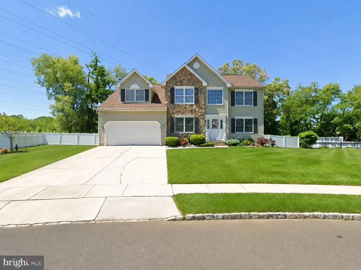43 Anthony Dr, Burlington, NJ 08016 - #1