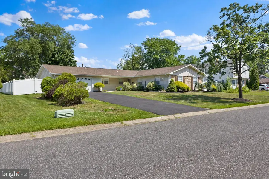 22 Torrington Ln, Willingboro, NJ 08046 - #2