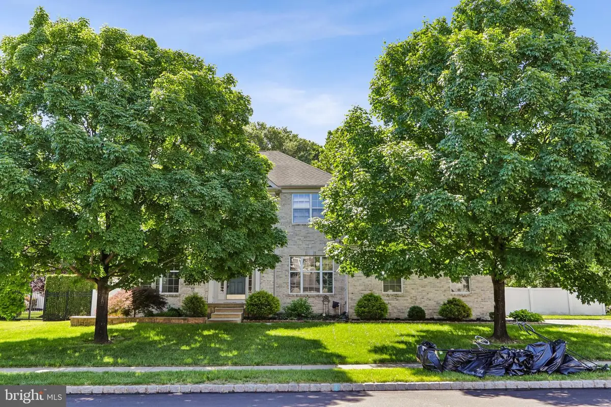 7 Longfellow Ln, Hainesport, NJ 08036 - #1
