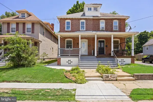 25 S Holly Ave, MAPLE SHADE, NJ 08052