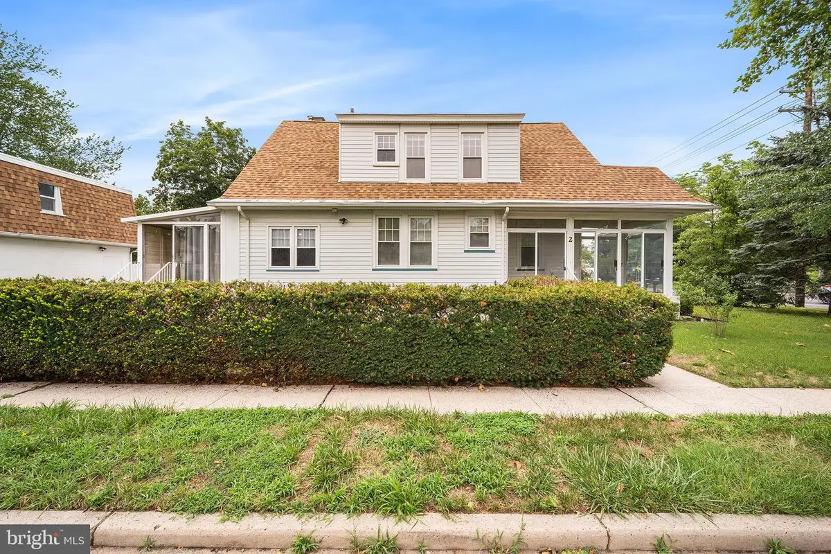 2 12th St, Burlington, NJ 08016 - #1