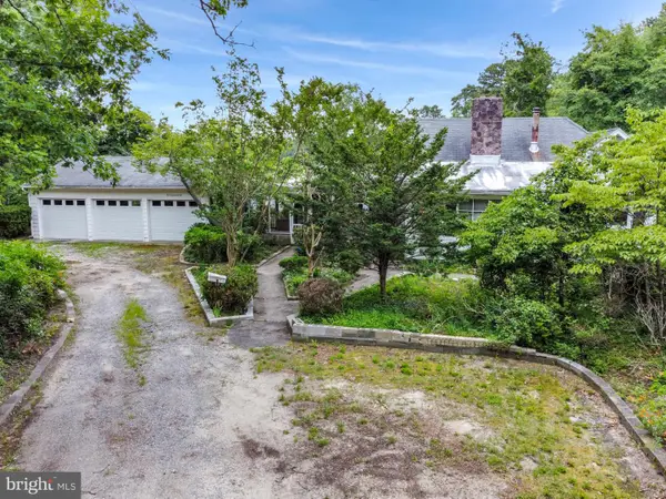 38 Clubhouse Rd, BROWNS MILLS, NJ 08015