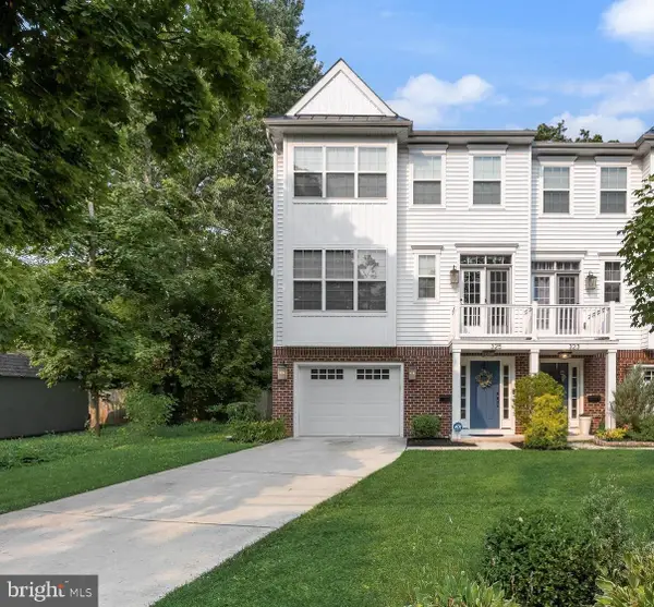 325 N Washington Ave, MOORESTOWN, NJ 08057