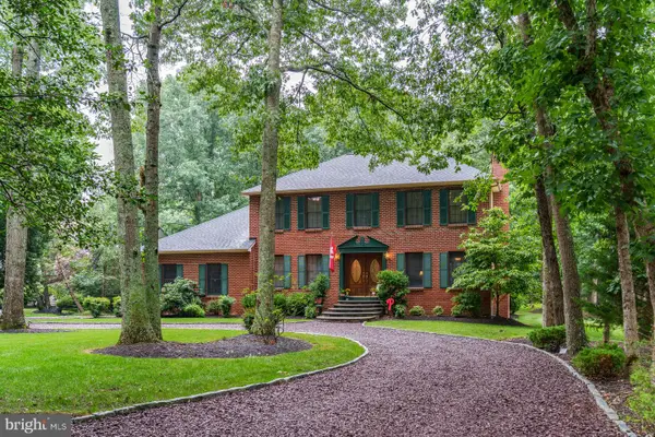9 Silver Lake Dr, SHAMONG, NJ 08088