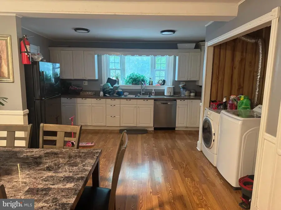 248 W Union St, Burlington, NJ 08016 - #3