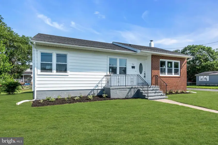 33 W 2nd St, Burlington, NJ 08016 - #2
