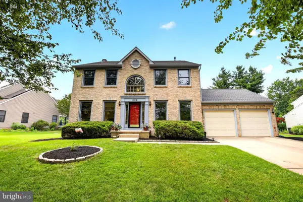202 Amberfield Dr, MOUNT LAUREL, NJ 08054