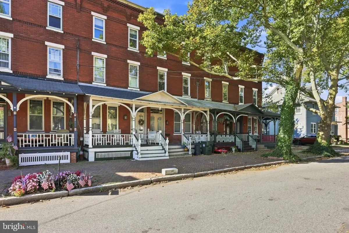 338 E Union St, Burlington, NJ 08016 - #1