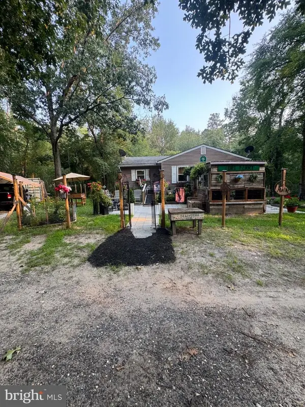 320 Hemlock Ave, BROWNS MILLS, NJ 08015