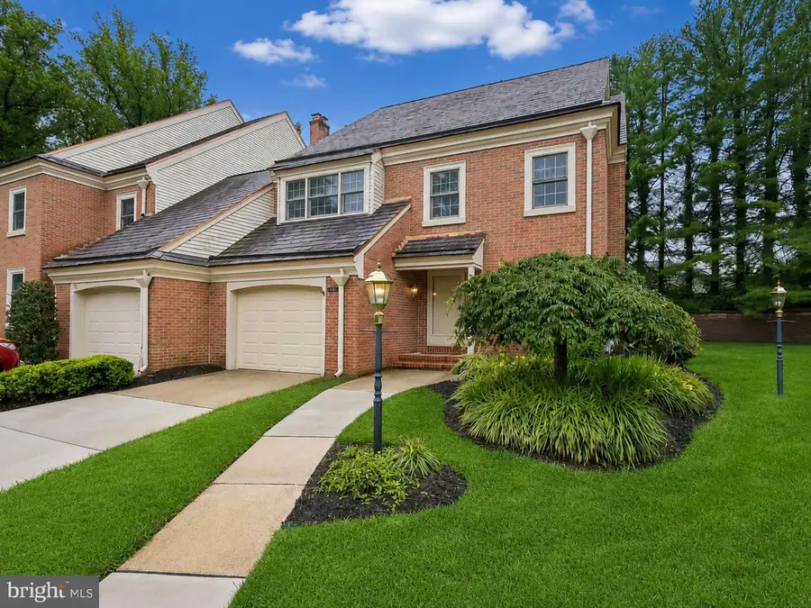 142 Foxwood Dr, Moorestown, NJ 08057 - #2