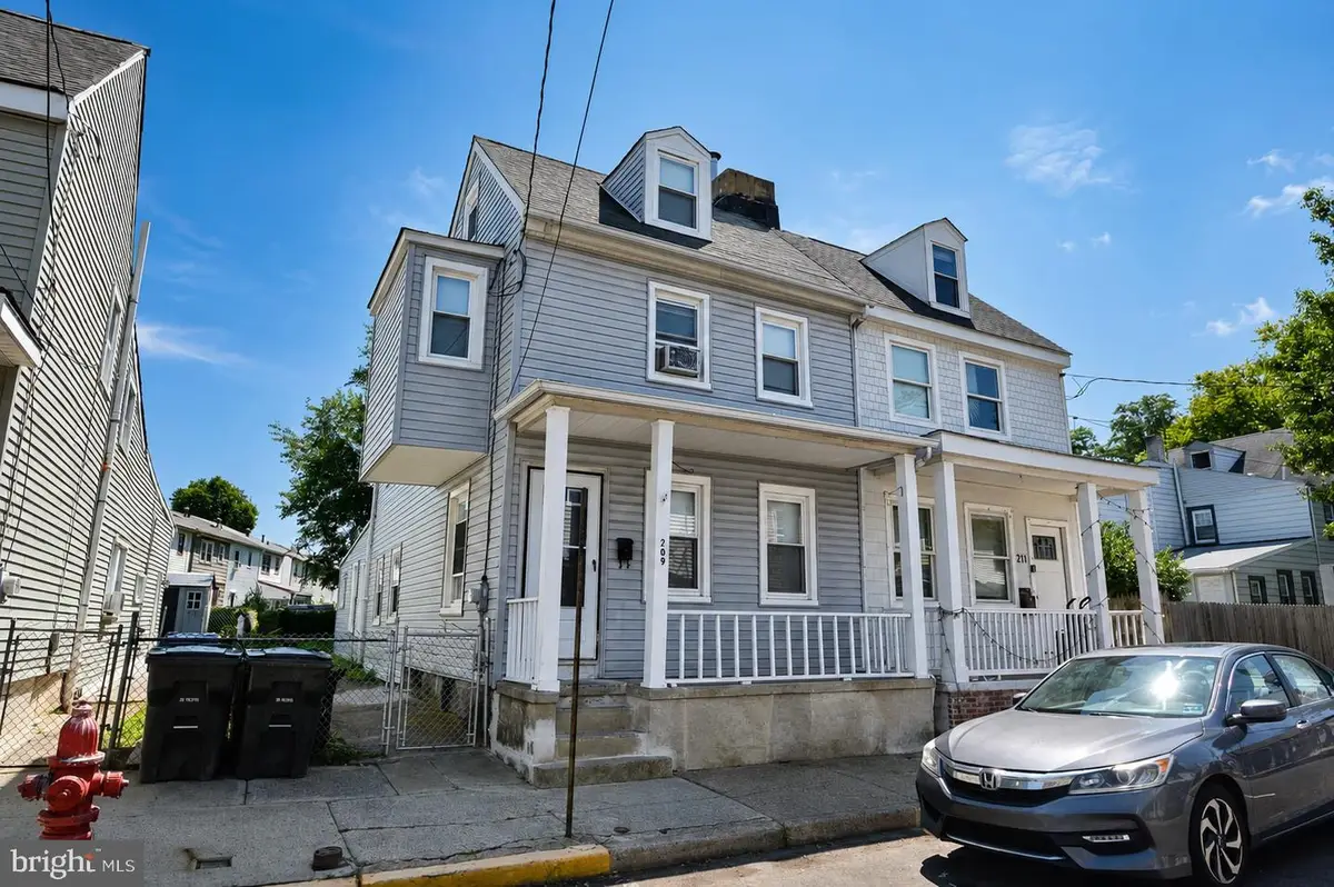 209 York St, Burlington, NJ 08016 - #1