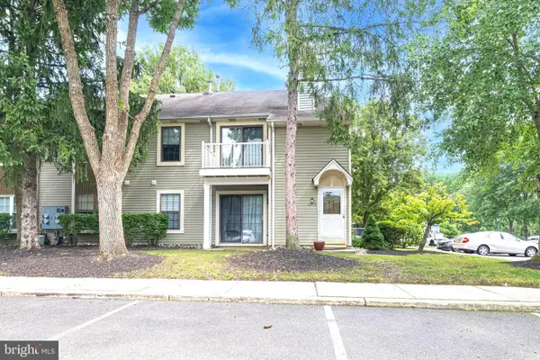 186-b Collin Ct, MOUNT LAUREL, NJ 08054