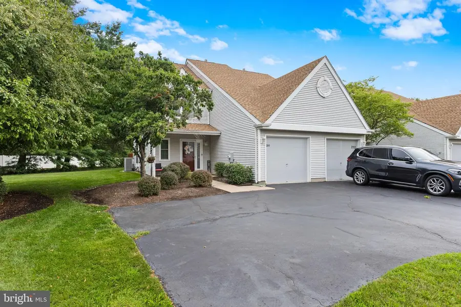 250 Birch Hollow Dr, Bordentown, NJ 08505 - #2