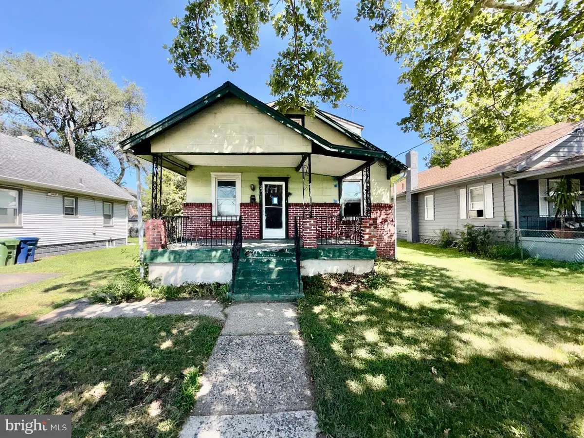 703 W Broad St, Palmyra, NJ 08065 - #1