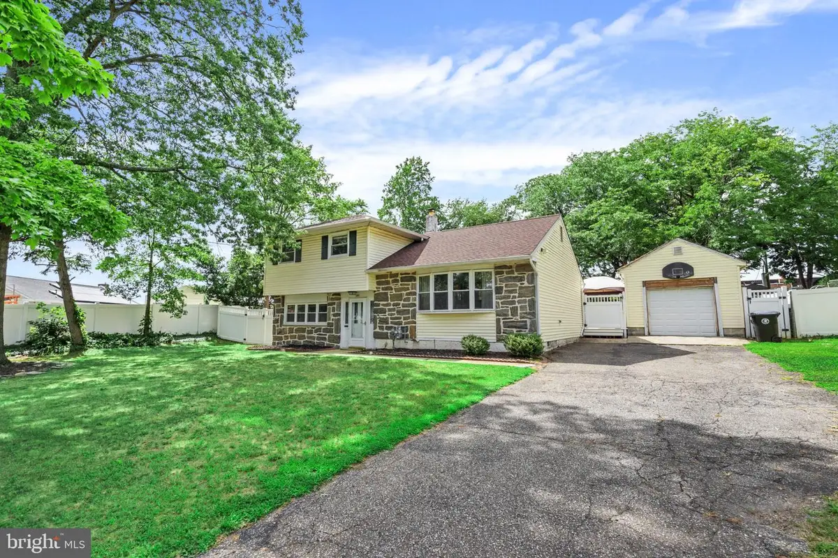 201 Dolores Dr, Cinnaminson, NJ 08077 - #1