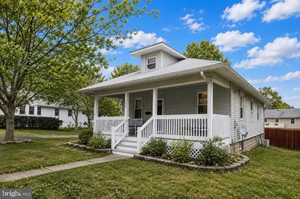103 S Cedar Ave, MAPLE SHADE, NJ 08052