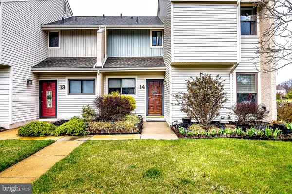 14 Tulip Ct, MOUNT LAUREL, NJ 08054