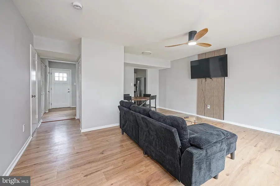 341 Clarkson St, Burlington, NJ 08016 - #3