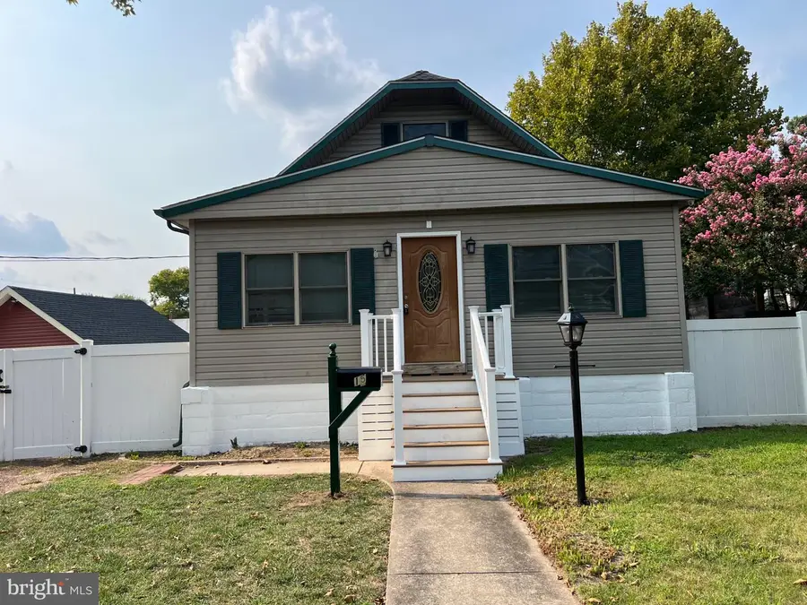 15 E Charles St, Palmyra, NJ 08065 - #2