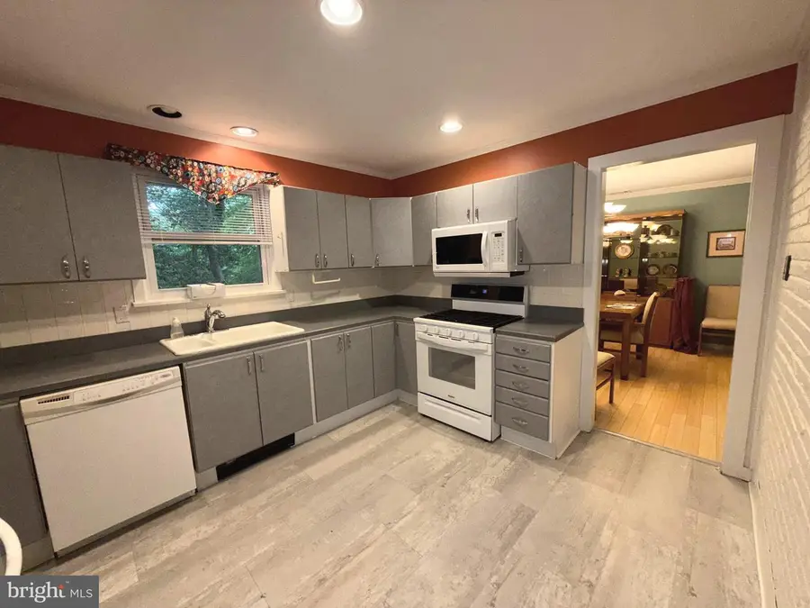 107 N Lakeside Dr E, Medford, NJ 08055 - #3