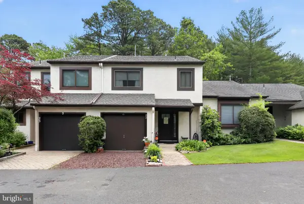 22 Five Crown Royal, MARLTON, NJ 08053