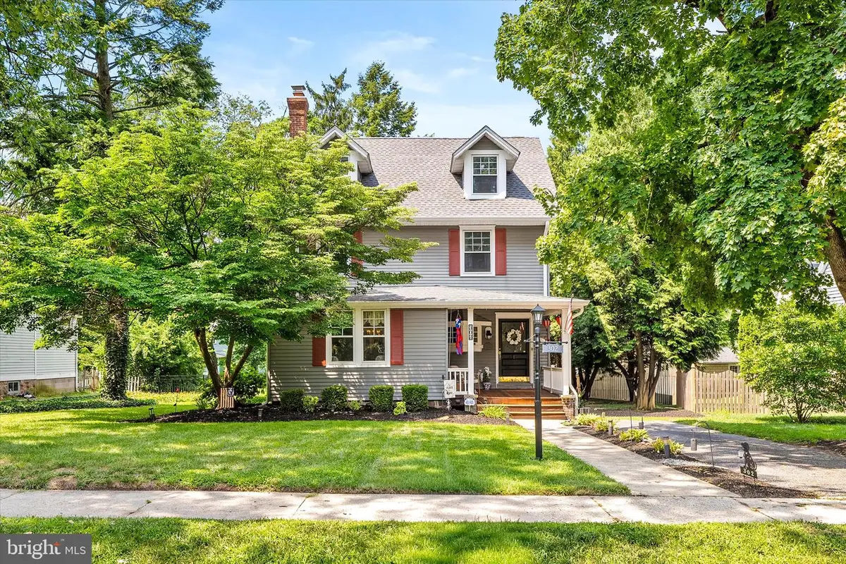 302 8th St, Riverton, NJ 08077 - #1