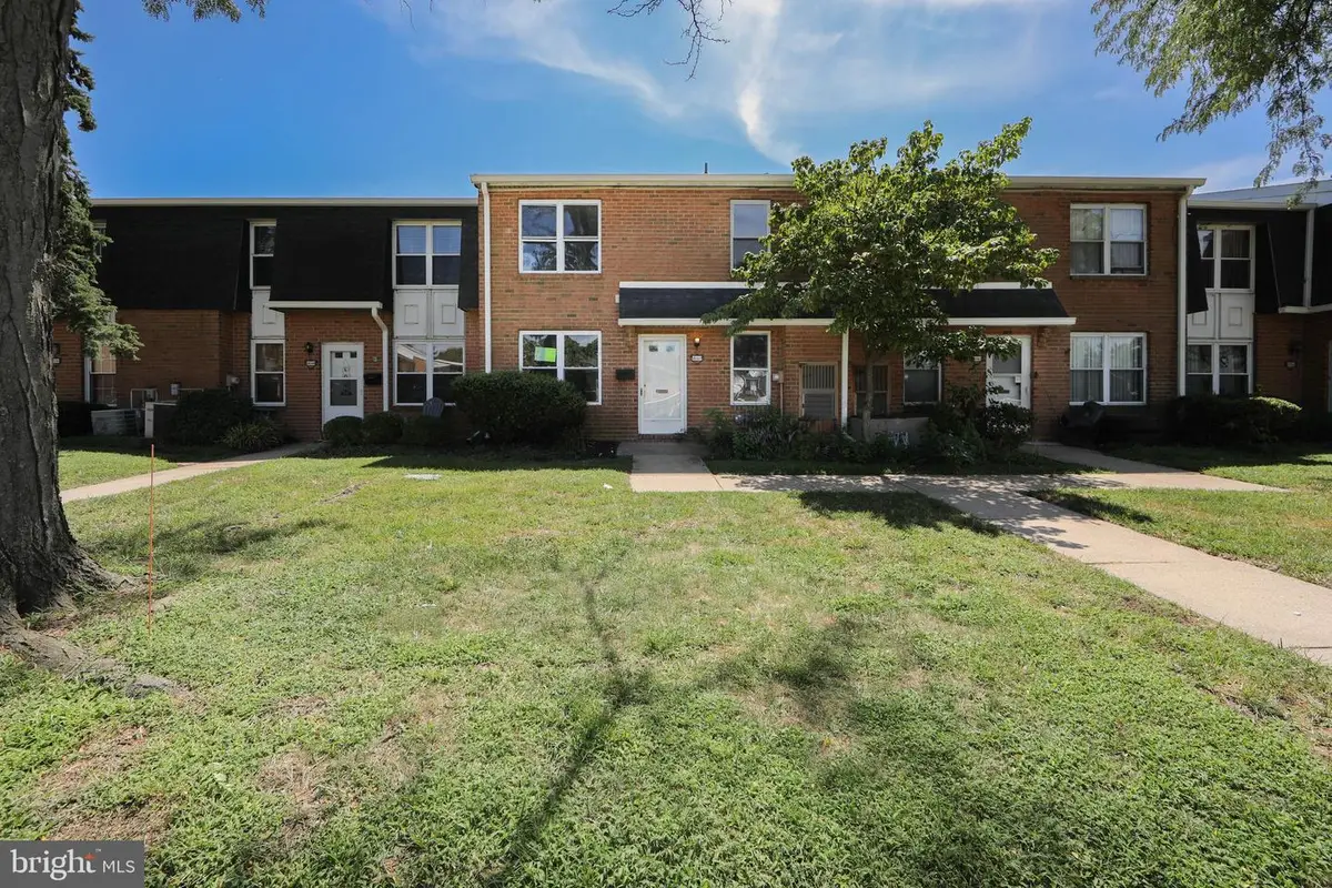 2040 Harbour Dr, Palmyra, NJ 08065 - #1