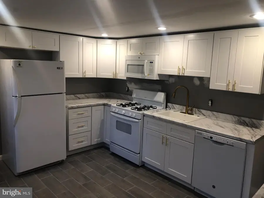 306 Jones Ave, Burlington, NJ 08016 - #3