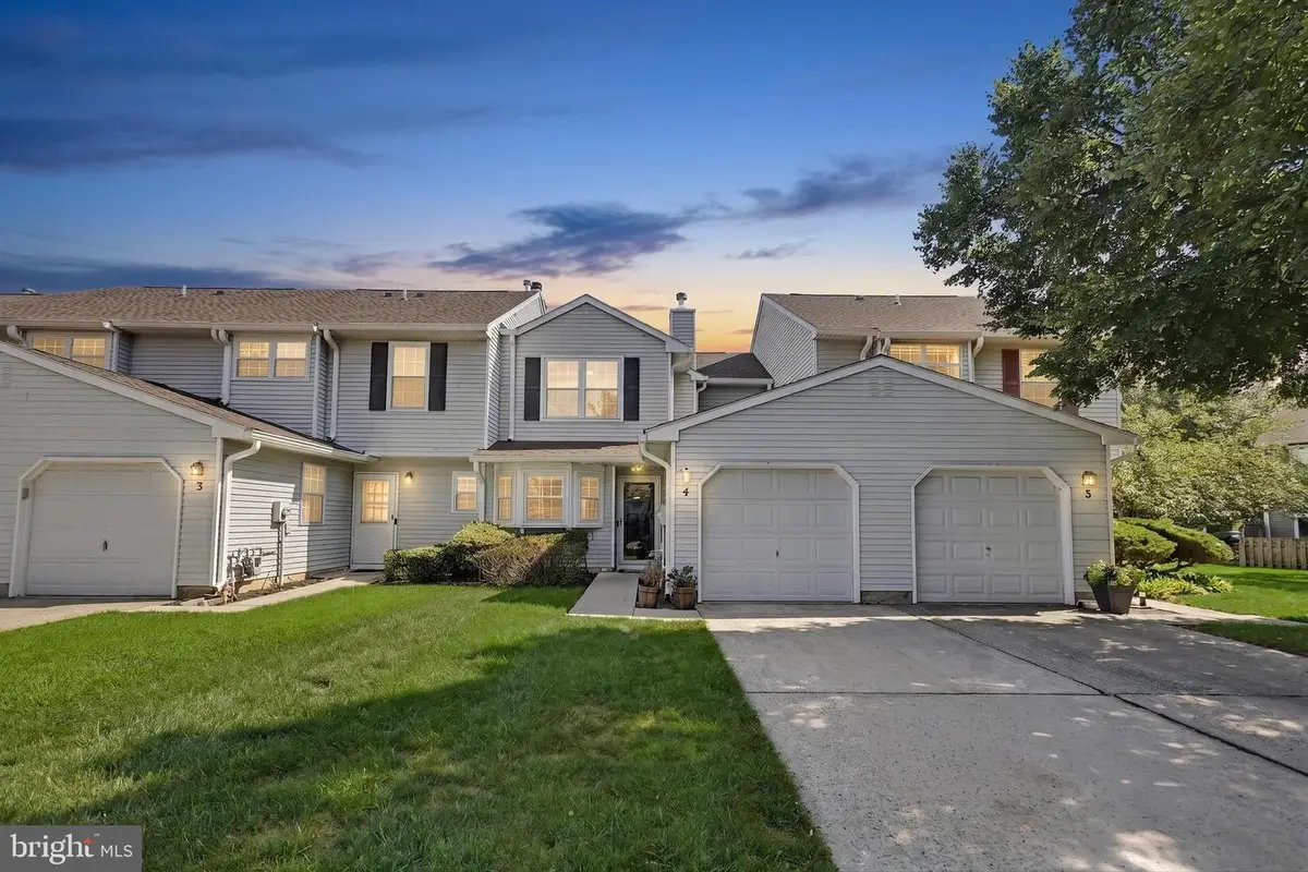 4 Fairfax Ct, Bordentown, NJ 08505 - #1