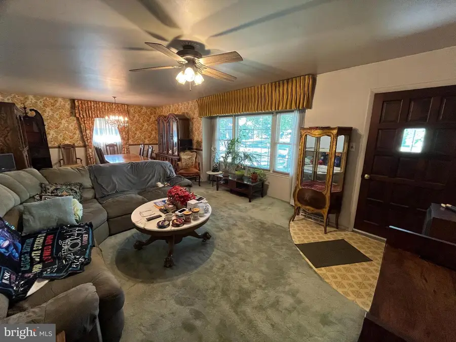 606 Hamilton Dr, Cinnaminson, NJ 08077 - #3