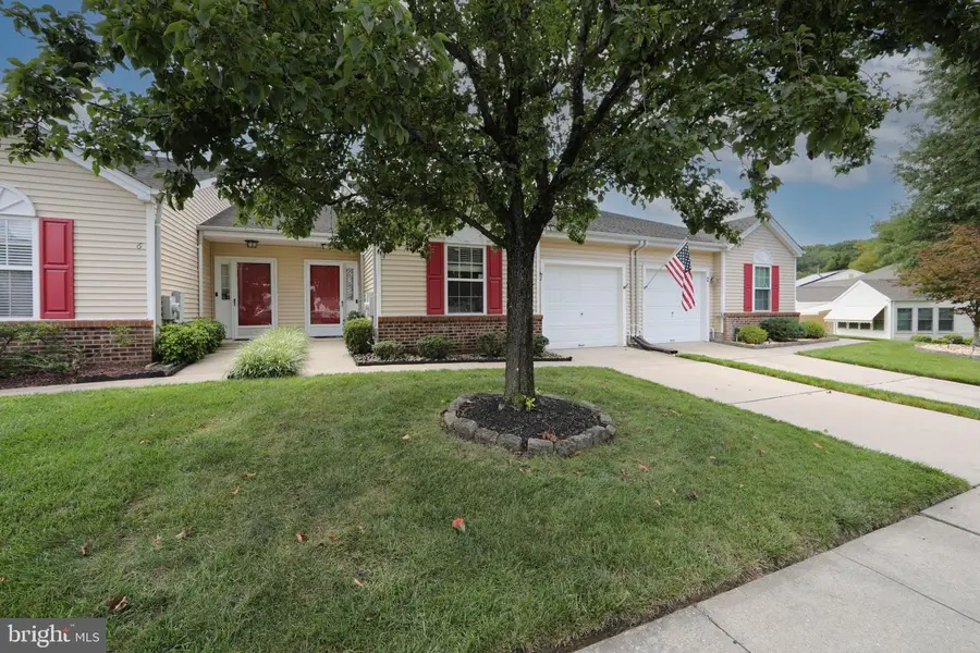 4 Clifford Dr, Mount Laurel, NJ 08054 - #2
