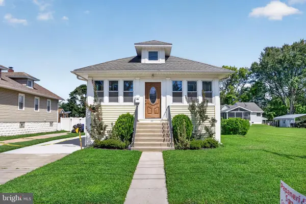 57 W Gradwell Ave, MAPLE SHADE, NJ 08052